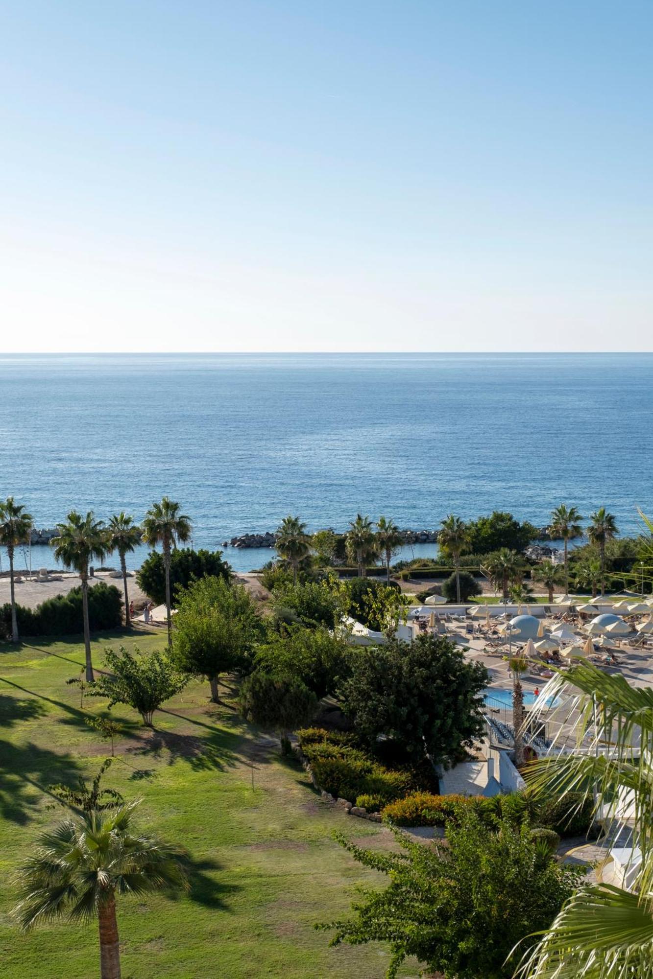 Leonardo Laura Beach & Splash Resort Klorakas Buitenkant foto