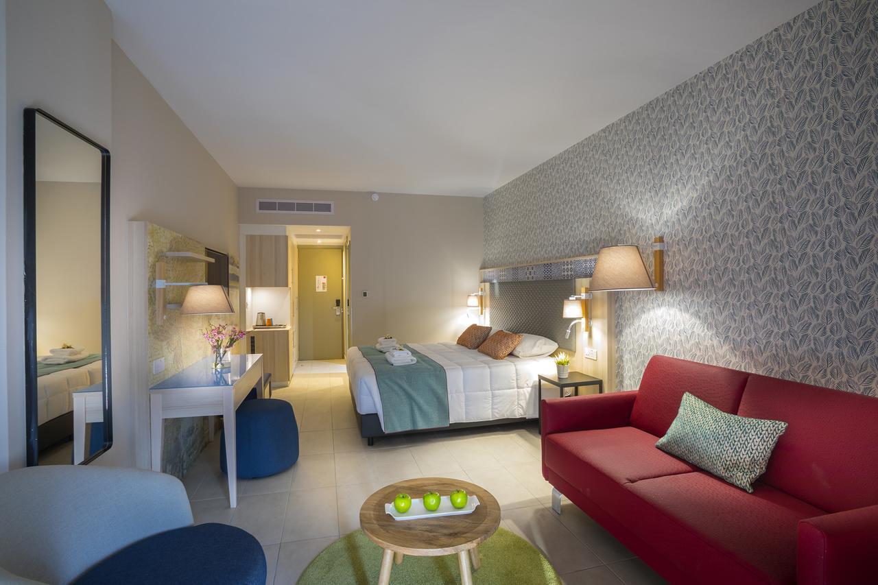 Leonardo Laura Beach & Splash Resort Klorakas Buitenkant foto
