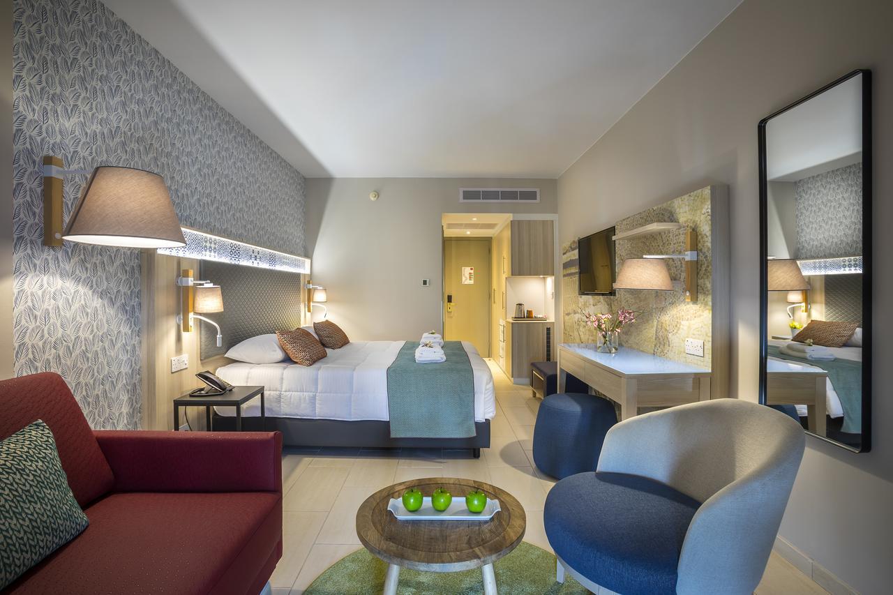 Leonardo Laura Beach & Splash Resort Klorakas Buitenkant foto