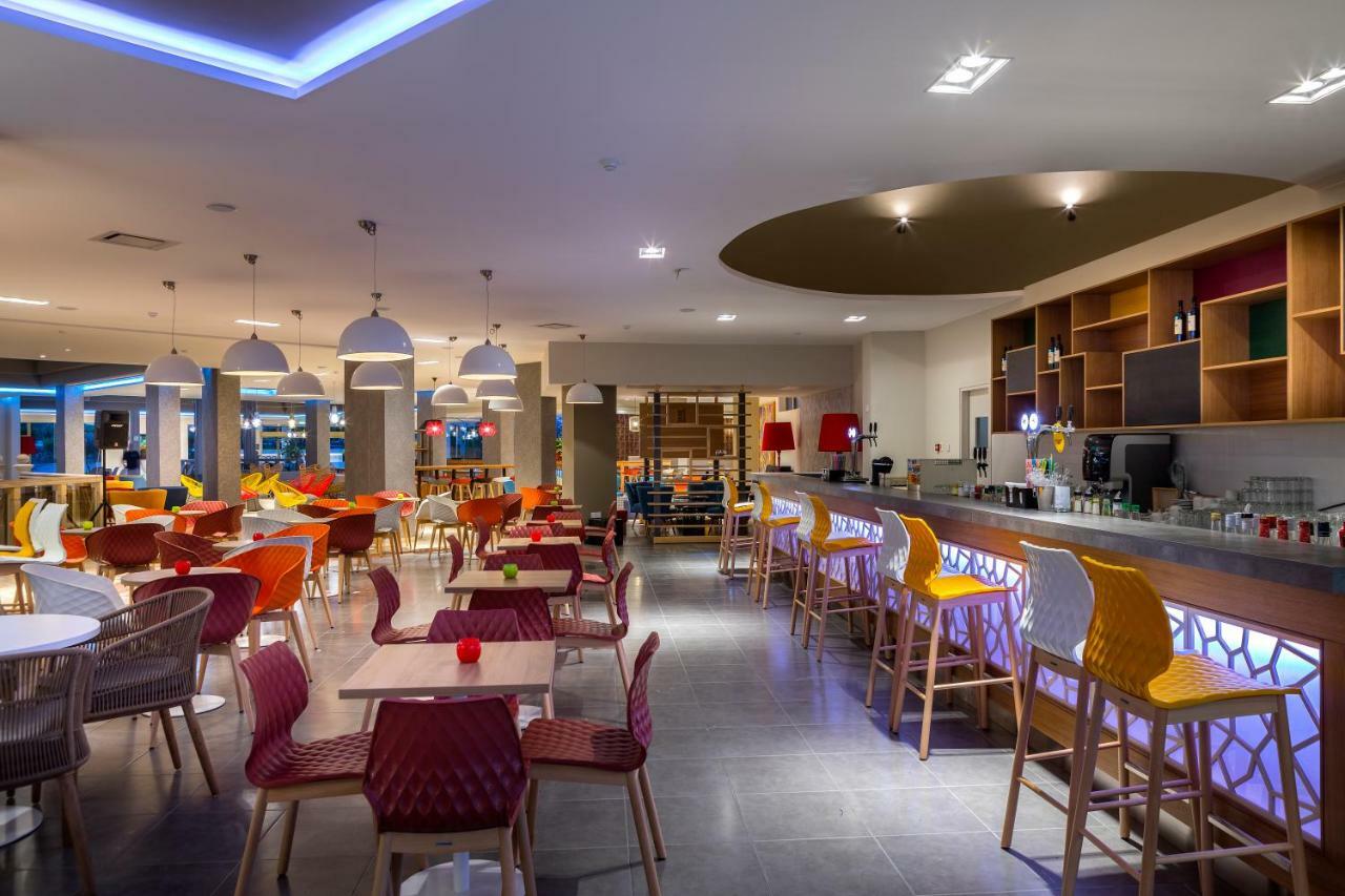 Leonardo Laura Beach & Splash Resort Klorakas Buitenkant foto