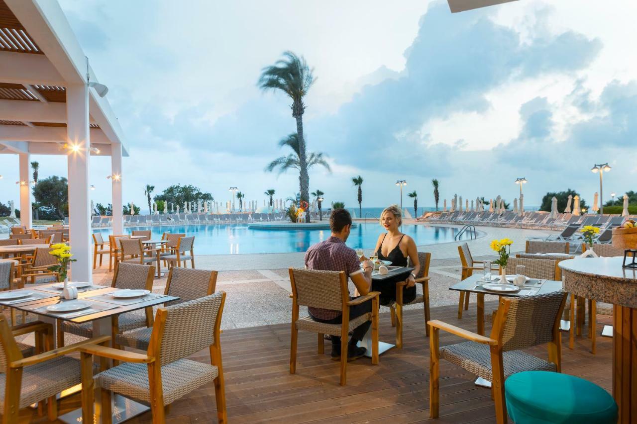 Leonardo Laura Beach & Splash Resort Klorakas Buitenkant foto